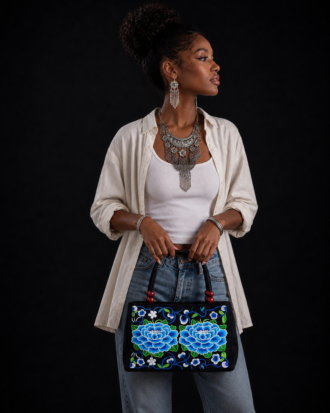 C05 Floral Circle embroidered handbag